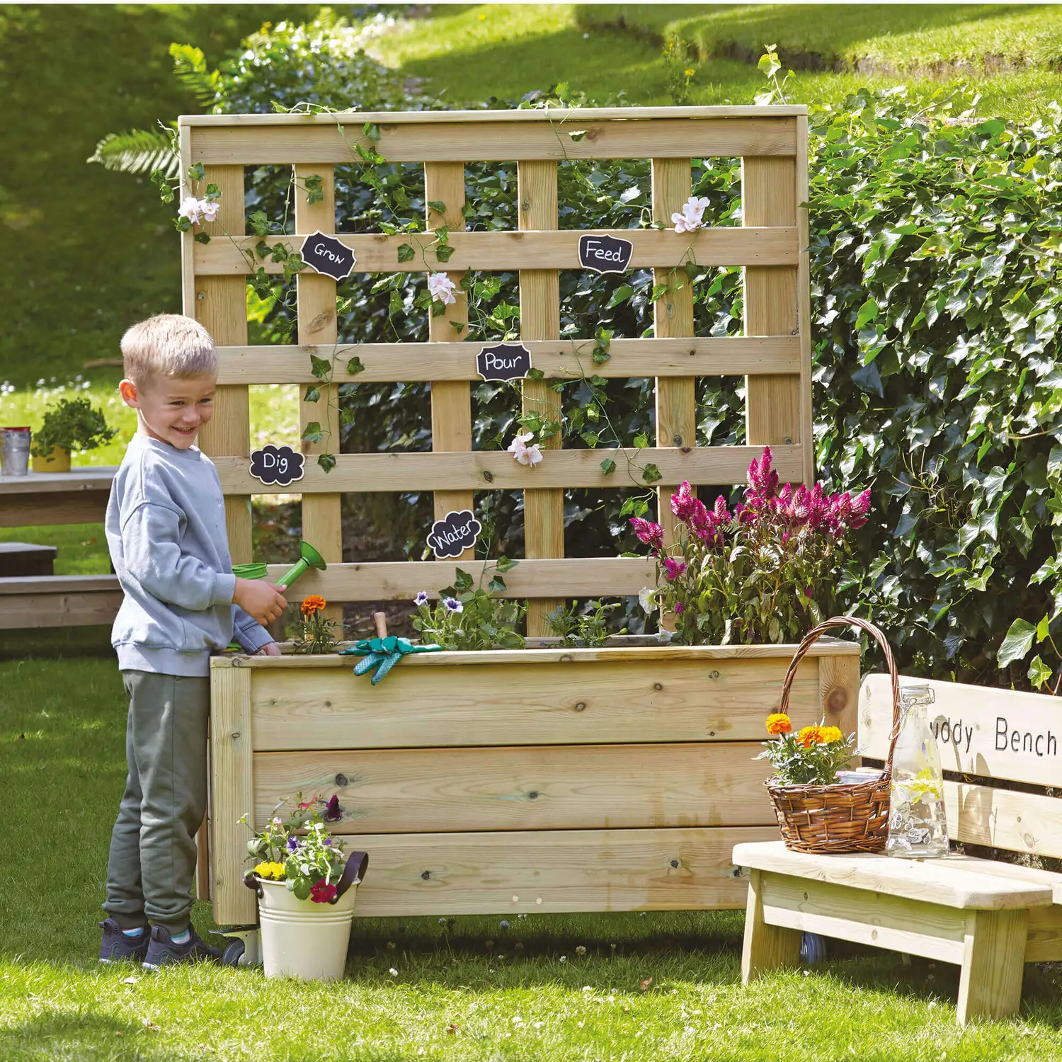 Mobile Planter With Trellis