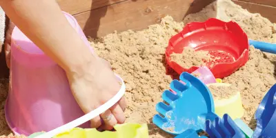 Soft, clean and safe for little hands. Our BS EN71-certified play sand is perfect for digging, pouring and moulding fun, indoors or out.